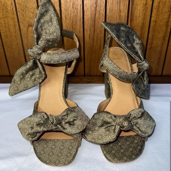 SOLD-NEW BILL BLASS CARMEN BOW SANDALS LEATHER SALE SATIN HELL SIZE 9 - Picture 5 of 5
